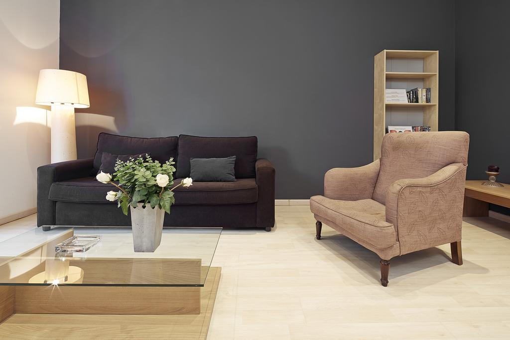 Fewdays Barcelona Apartments ภายนอก รูปภาพ