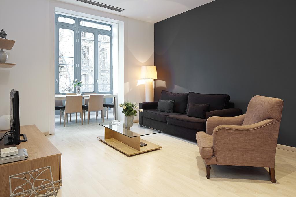 Fewdays Barcelona Apartments ภายนอก รูปภาพ