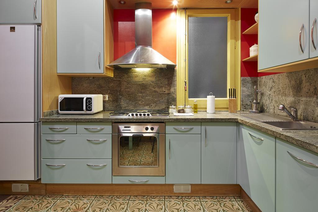 Fewdays Barcelona Apartments ภายนอก รูปภาพ