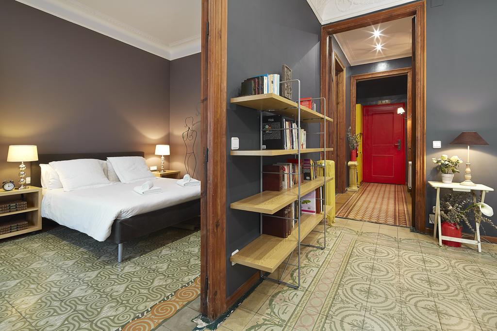 Fewdays Barcelona Apartments ภายนอก รูปภาพ