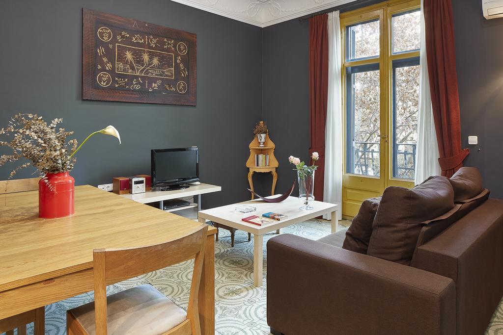 Fewdays Barcelona Apartments ภายนอก รูปภาพ