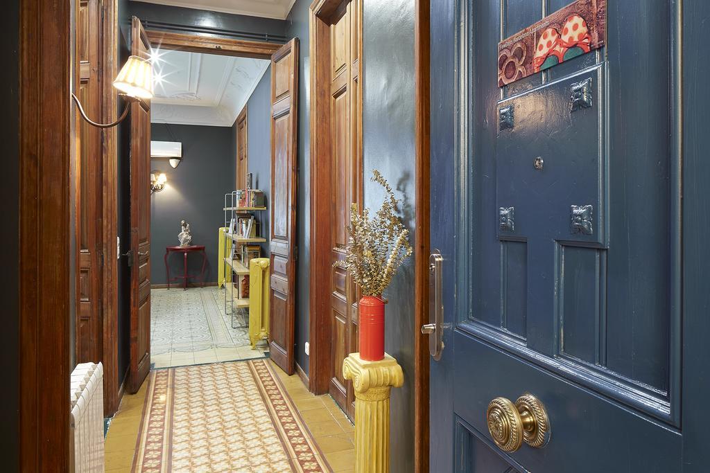 Fewdays Barcelona Apartments ภายนอก รูปภาพ