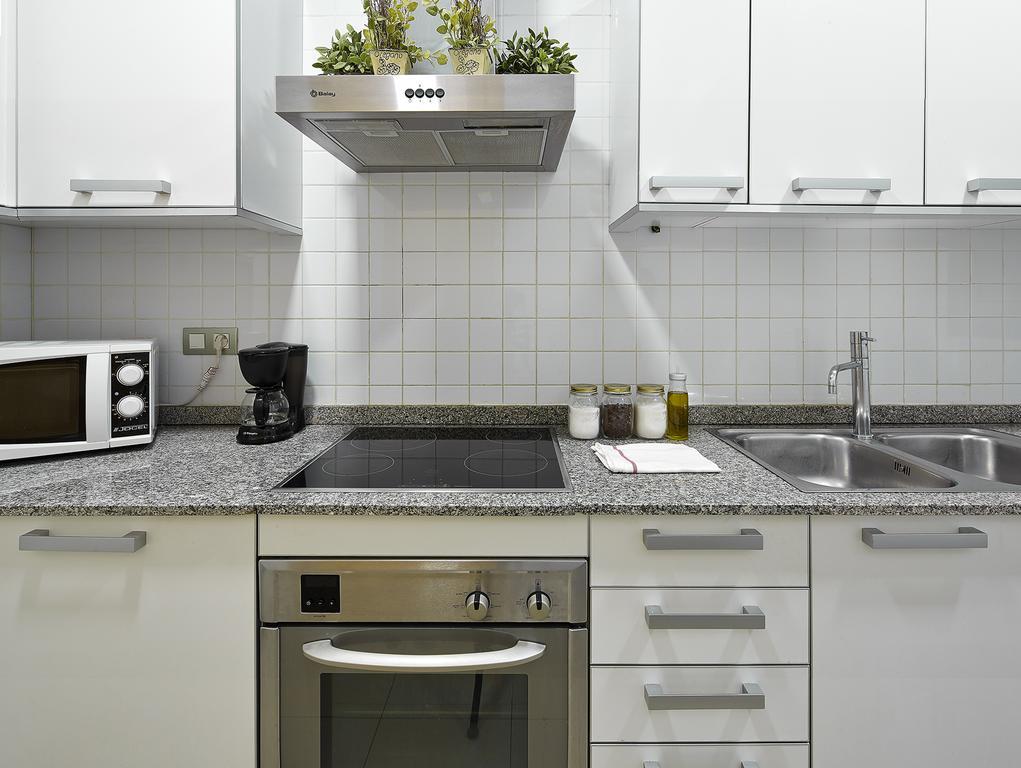 Fewdays Barcelona Apartments ภายนอก รูปภาพ