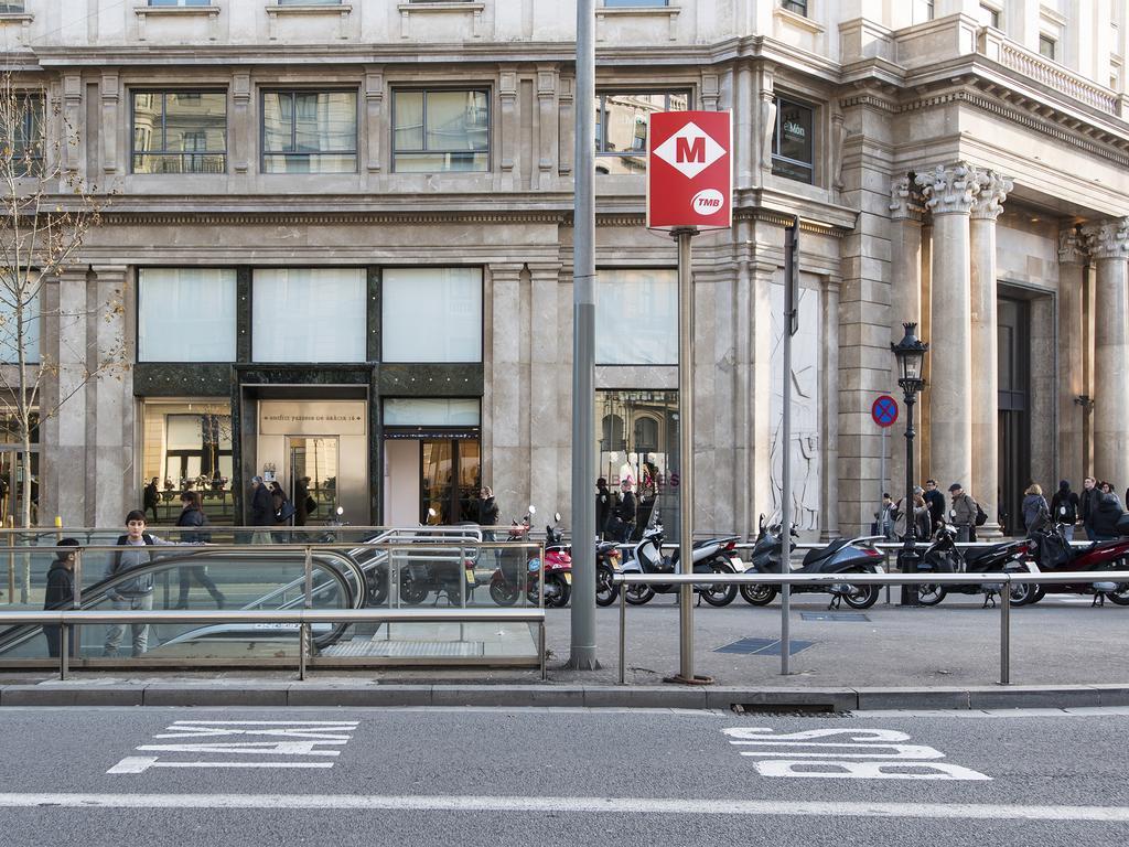 Fewdays Barcelona Apartments ภายนอก รูปภาพ